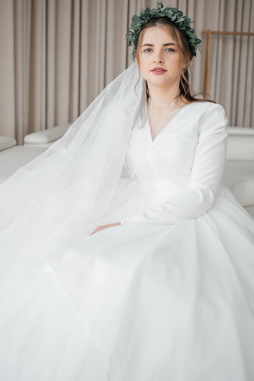 Весільна сукня/весільне плаття/сукня біла з легким молочним відтінком