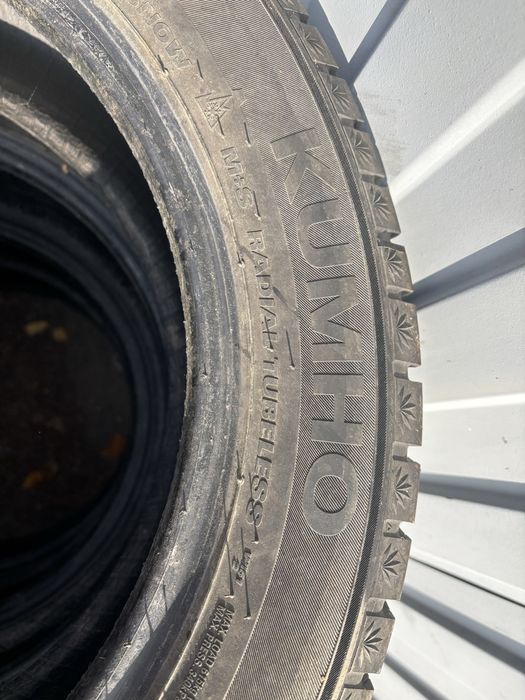Продам резину зима KUMHO