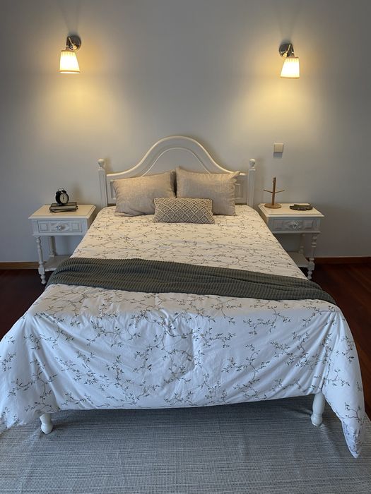 Cama e mesinha, oferta de tapete ikea
