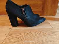 Buty czarne rozmiar 40