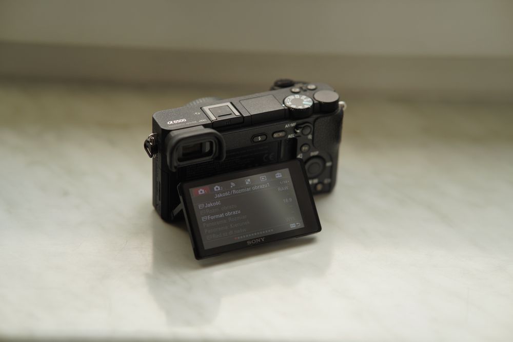 Zestaw Sony A6500 z obiektywem Viltrox 85 mm f/1.8 + akcesoria