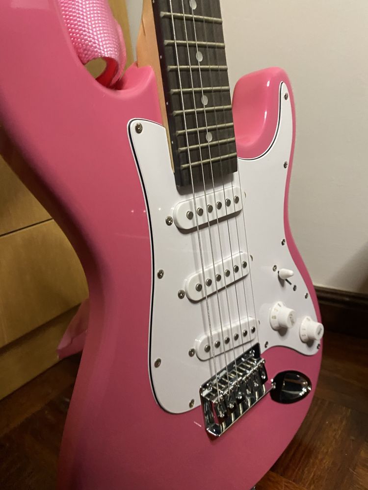 Guitarra Eléctrica Rosa + Pack com Amplificador 10W