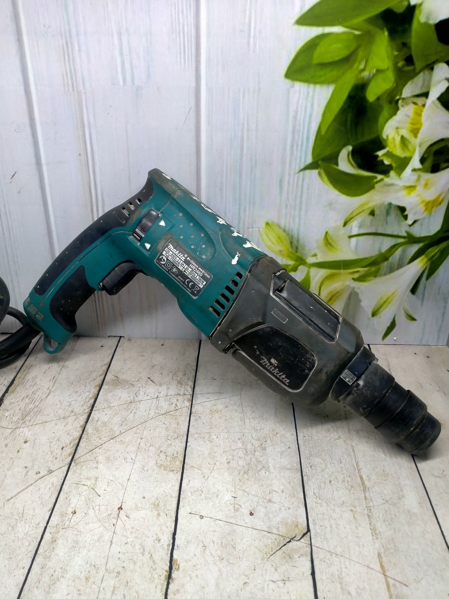 Перфоратор Makita HR2460