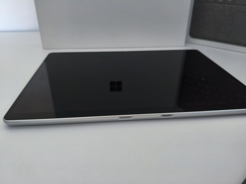 Microsoft Surface 11 Pro Snapdragon X 16GB DDR5 256GB SSD Copilot+