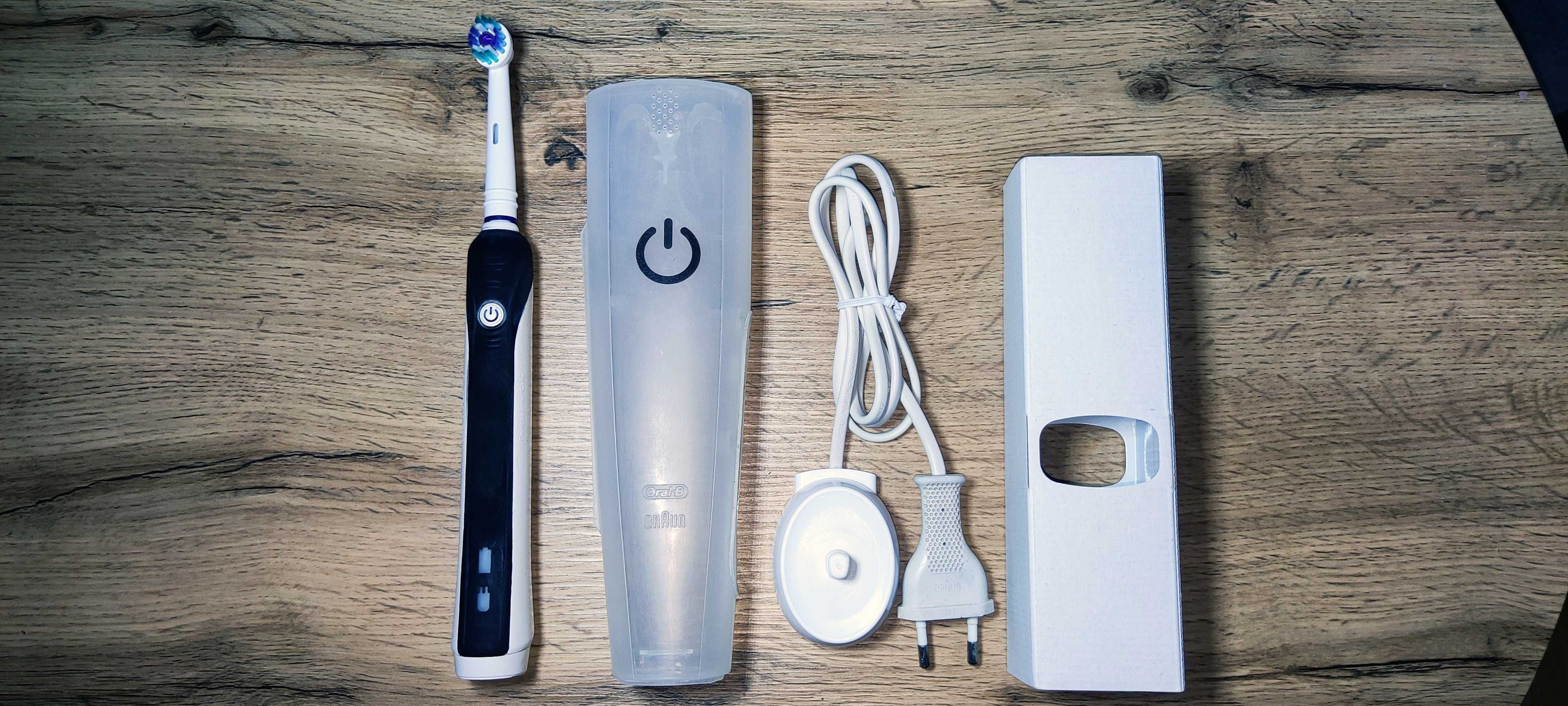 Электрическая зубная щетка Oral-B Braun PRO 750 black