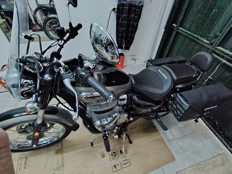 Royal Enfield Meteor Aurora Black