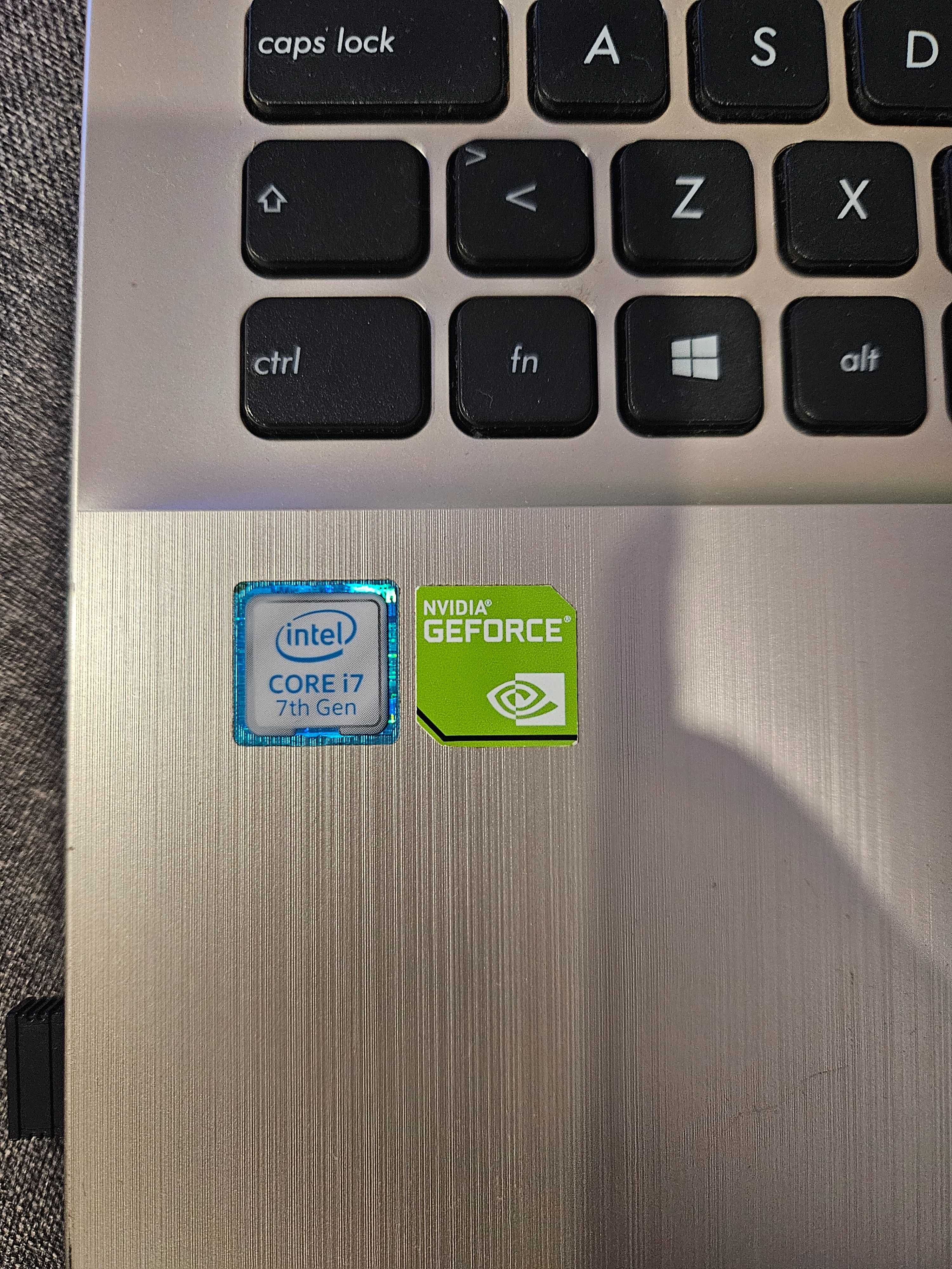Portátil ASUS A541U
