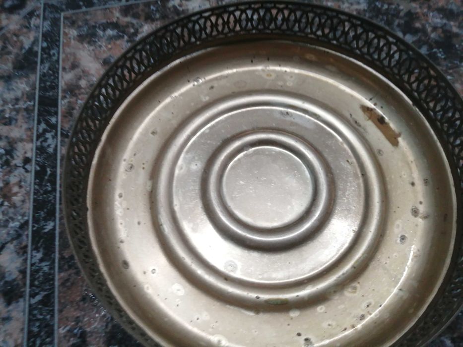 tabuleiro antigo em metal