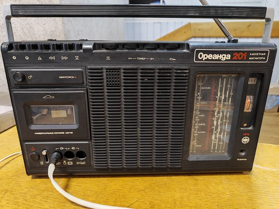 Ореанда 201 кассетная магнитола магнитофон УКВ СССР кассета стерео FM