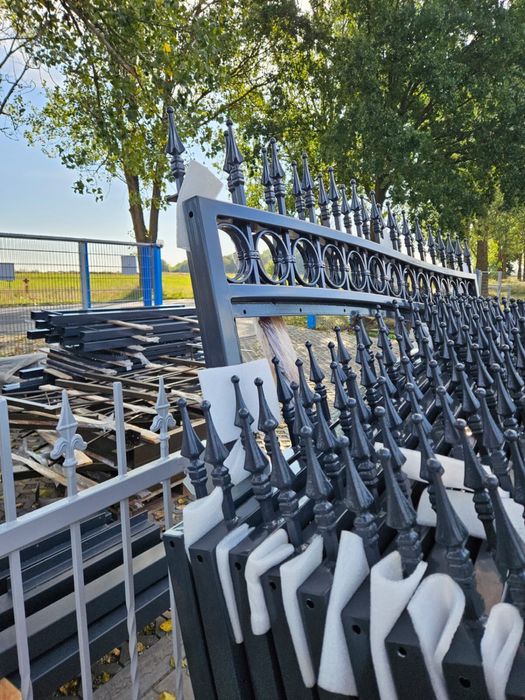 Kute ogrodzenie WPC  25 m 1.30- 1.50 m wyskosc