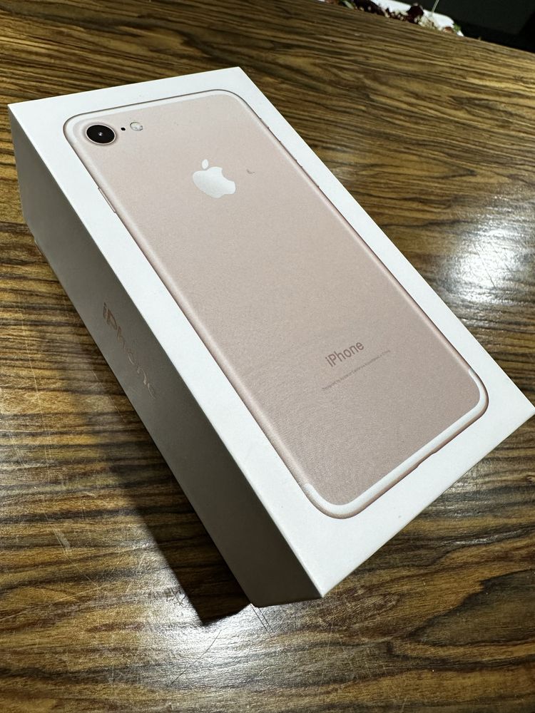 Iphone 7 gold / rose 32 GB stan bdb Warszawa Ursynow