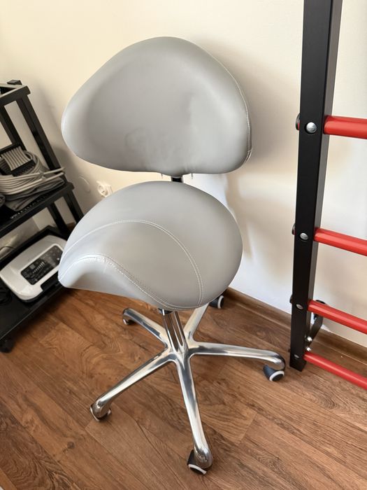 Ergonomiczny taboret
