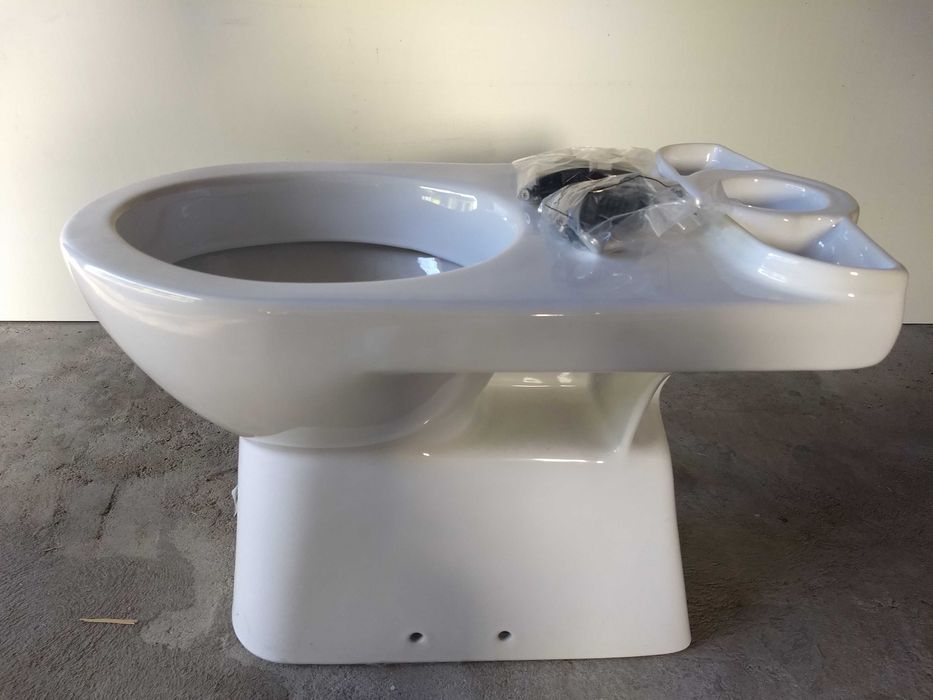 Muszla klozetowa wolnostojąca Roca nowa