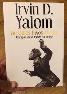 De Olhos Fixos no Sol - Irvin D. Yalom