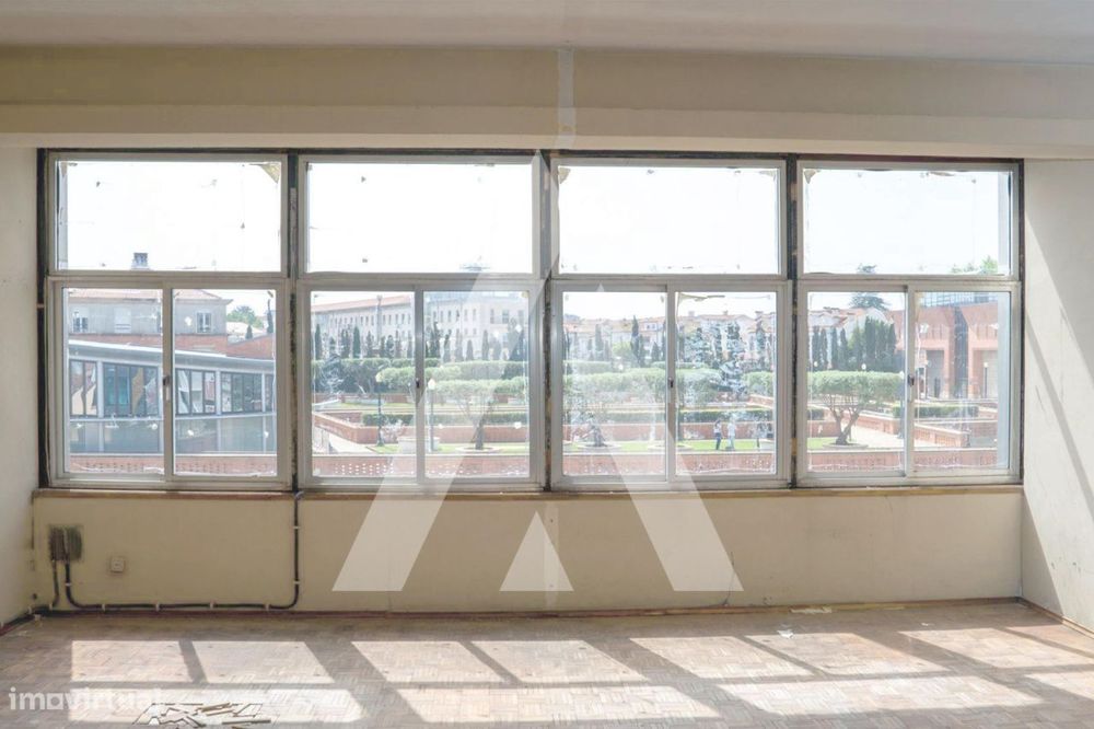 Escritório com 540m2 na Av. Lourenço Peixinho em Aveiro