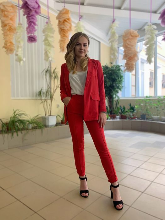 Костюм жіночий(червоний)