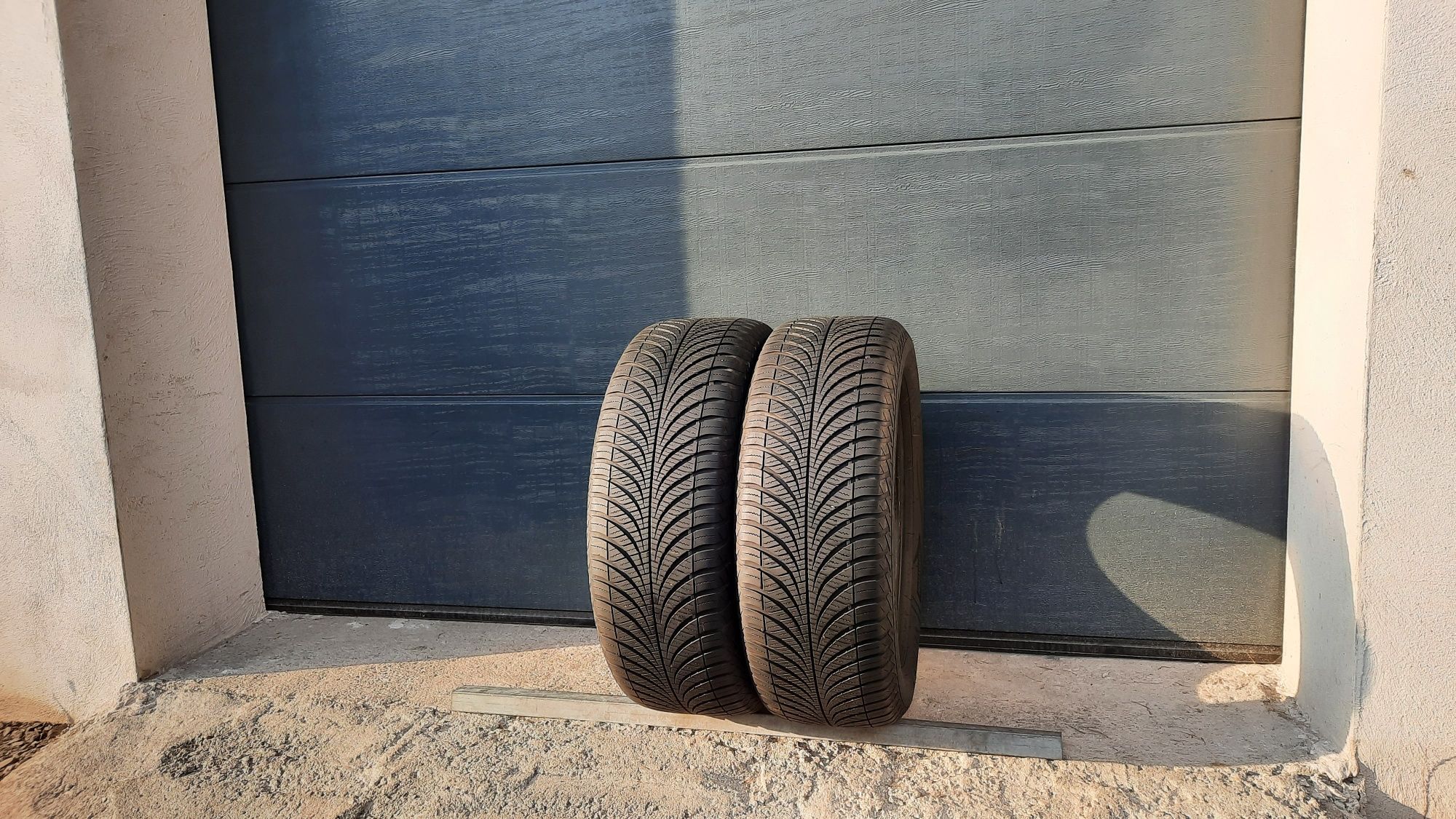 Goodyear 255/60 R18 Vector 4Seasons 6.2 mm