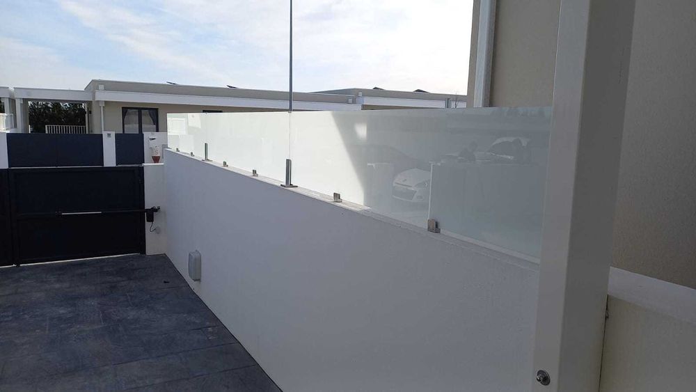 Vedações vidro fosco tapavistas muros jardins piscinas  todo país