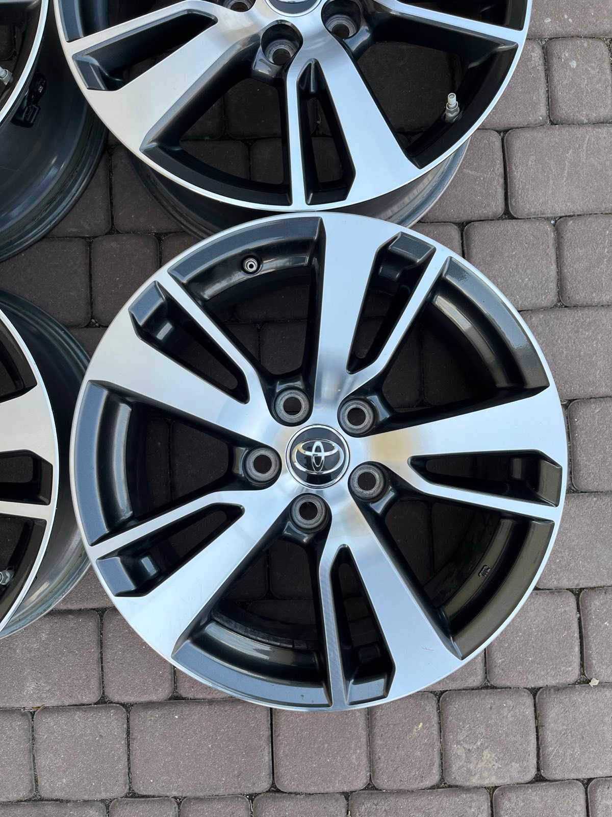Oryginalne alufelgi Toyota 5x114,3 17 cali CZUJNIKI RAV4 BICOLOR