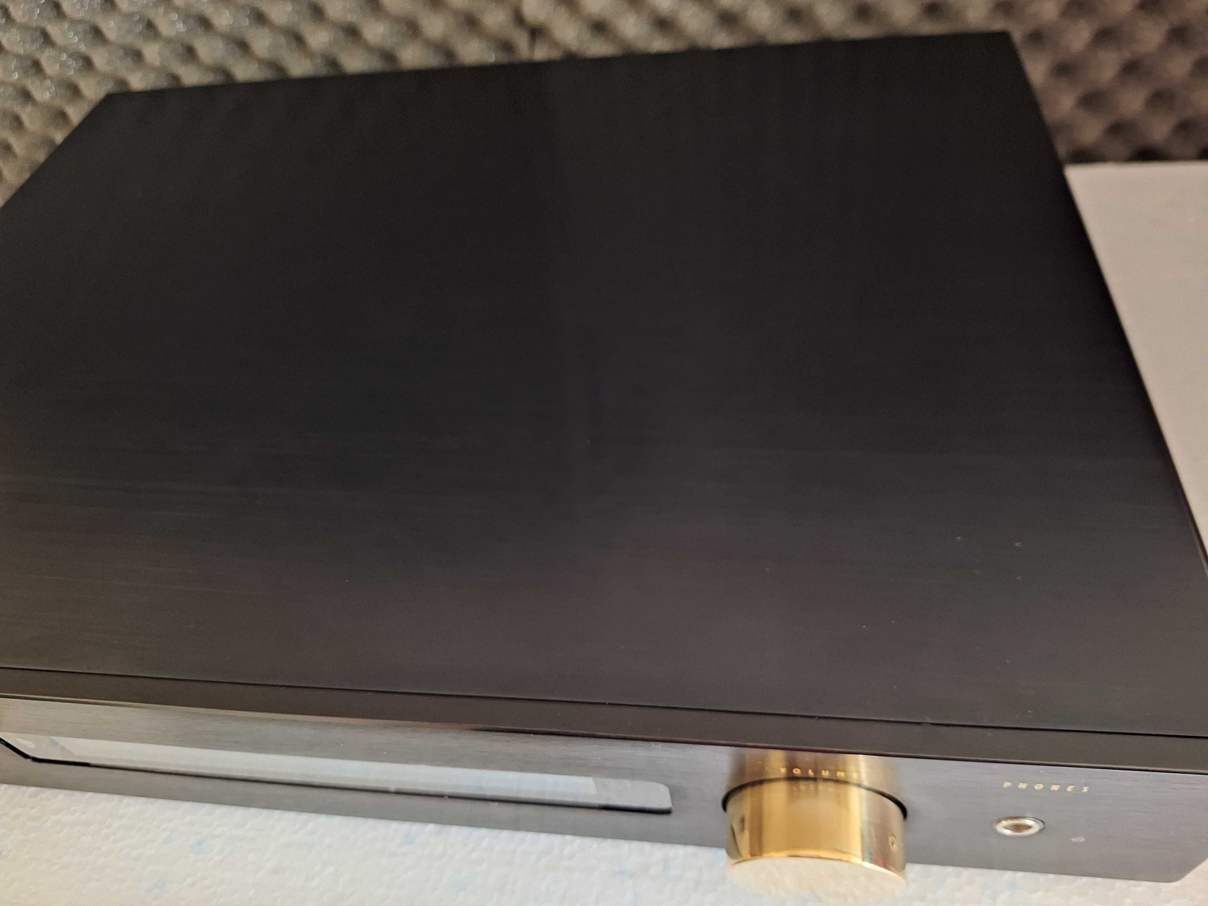 Przedwzmacniacz AVM Evolution V4 ( PILOT)