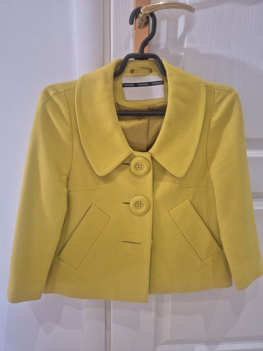 Sprzedam piękny krótki żakiet musztardowy