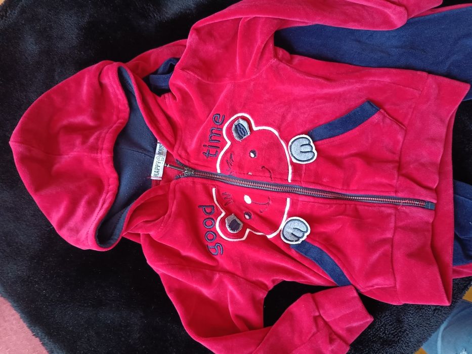 Śliczny dresik 98-104