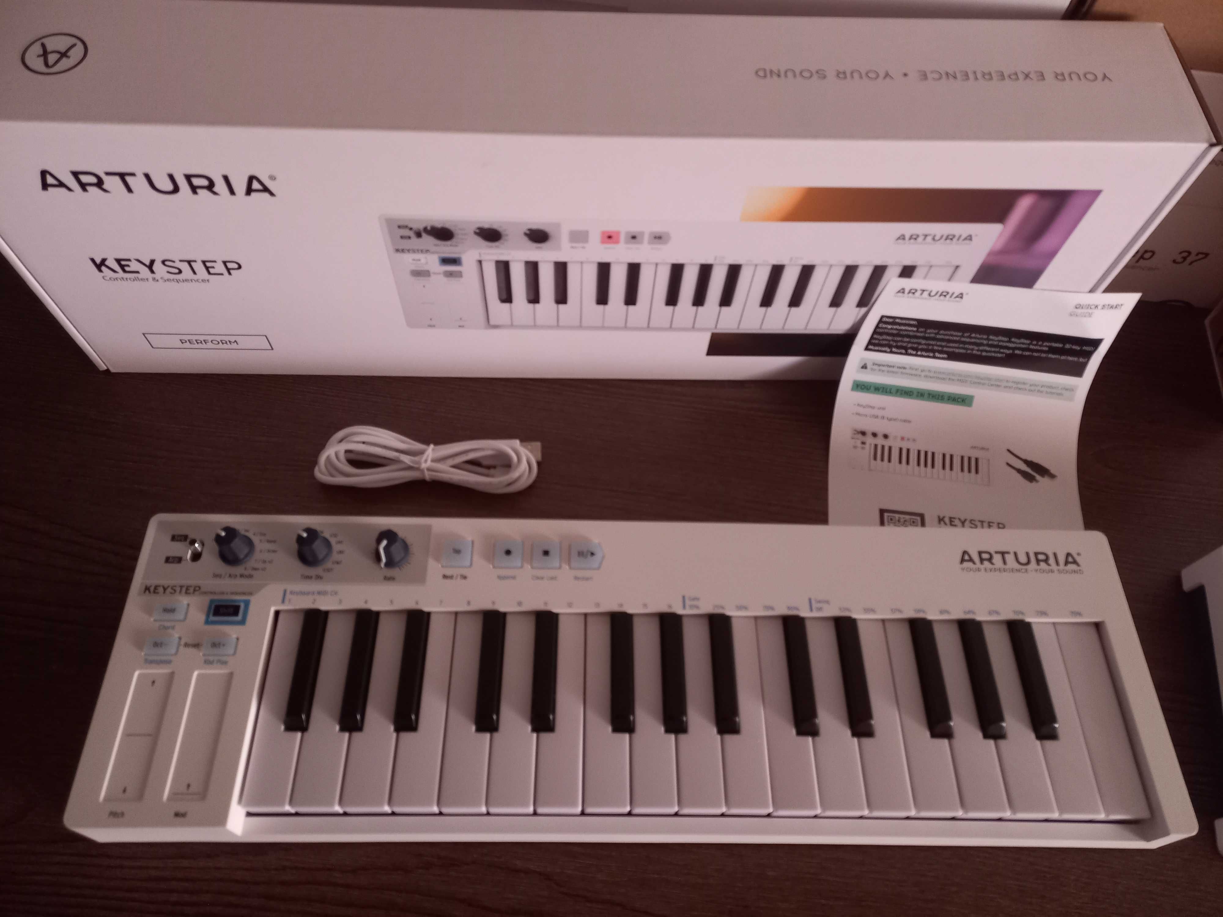 Акція! Arturia KeyStep, вона ж Keystep32. Міді-клавіатура