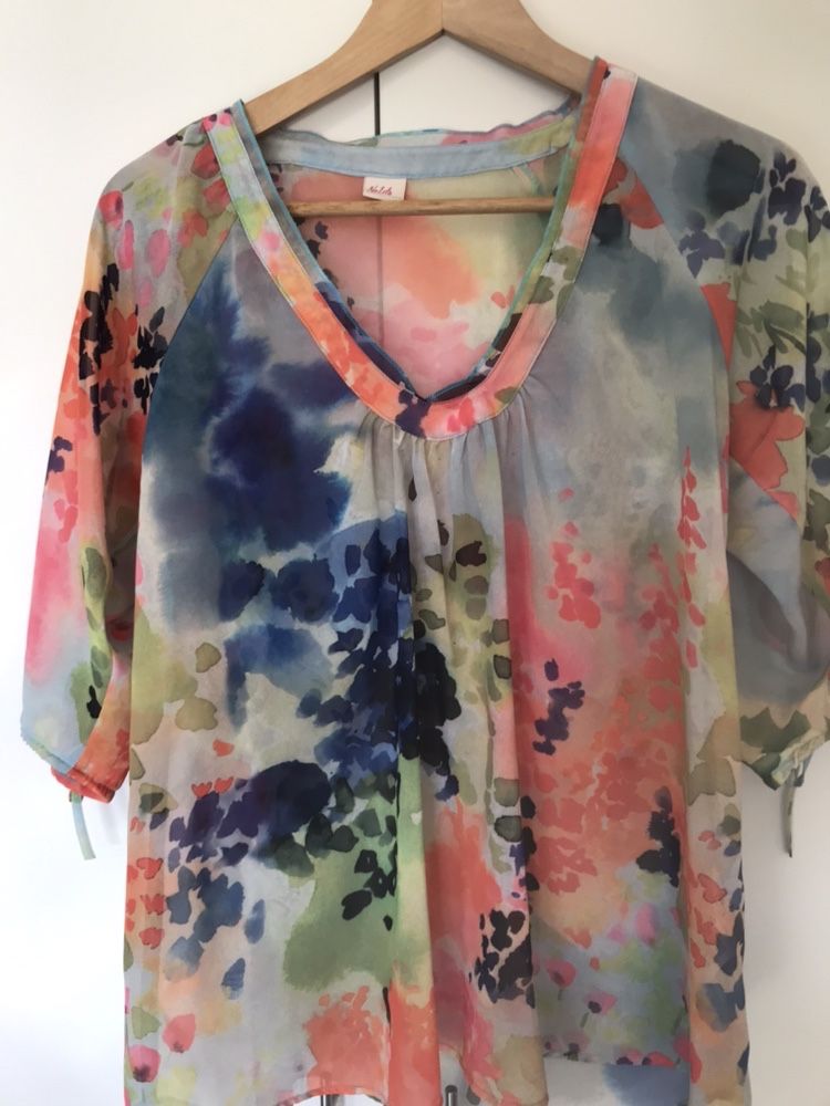 Top em tecido Guess- tamanho único