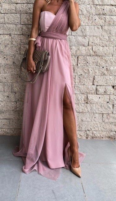 Piękna różowa sukienka