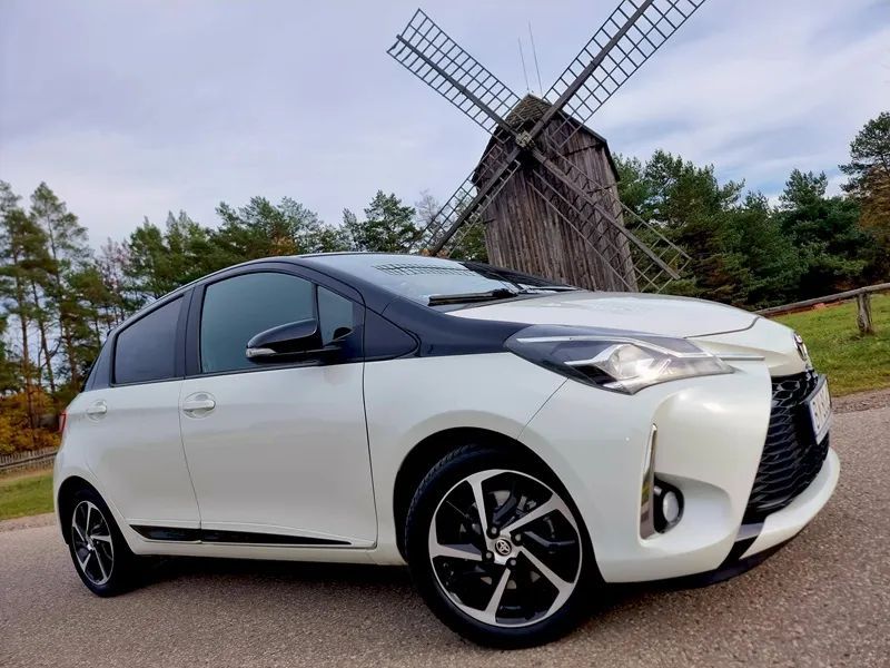 Toyota Yaris Salon PL Automat I wł niski przebieg