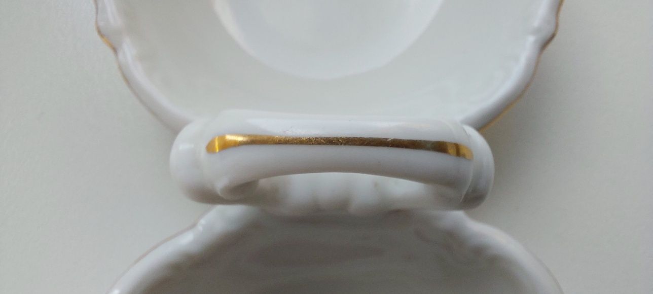 Solniczka pieprzniczka porcelana Bogucice czasy PRL-U goździki stary