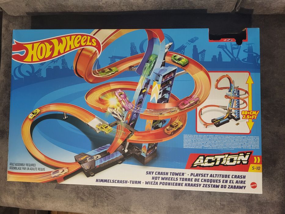 Używany tor Hot Wheels "Podniebne kraksy"