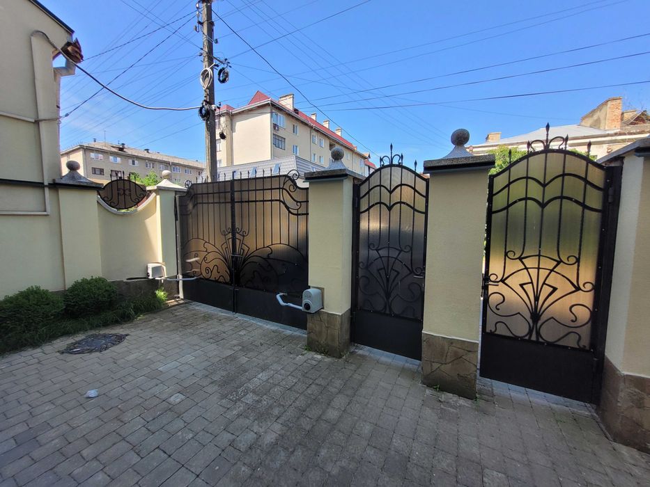 Продаж будинку біля центру та парку Шевченка