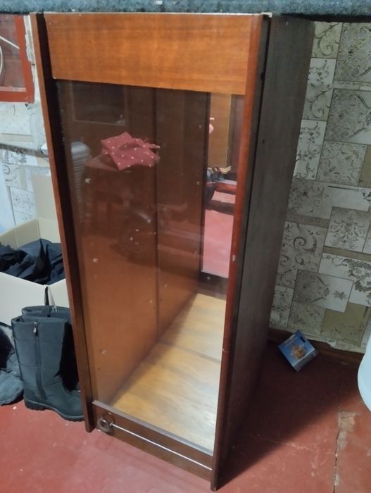 От дам даром шкаф