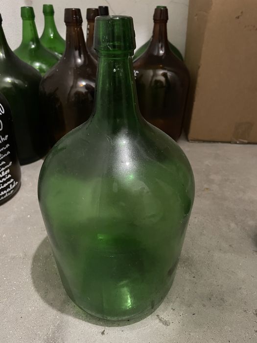 Garrafao em vidro verde ou castanho