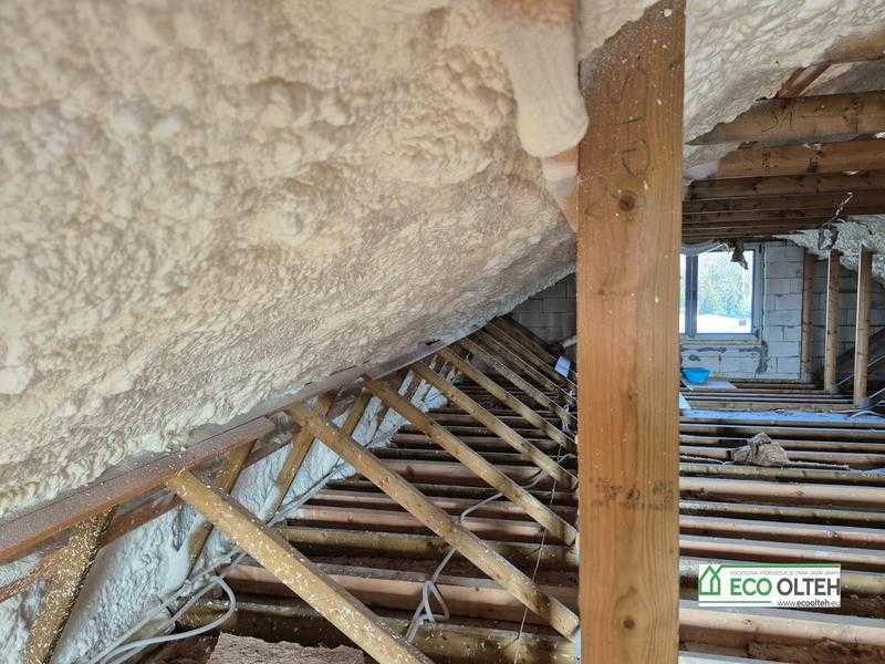 ocieplenia domów, budynków pianą PUR - otwartą i zamkniętą komórką