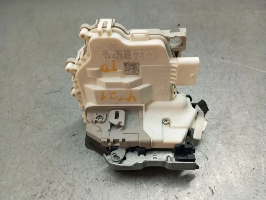 Fechadura / fecho porta trás direito AUDI Q5 (FYB, FYG)