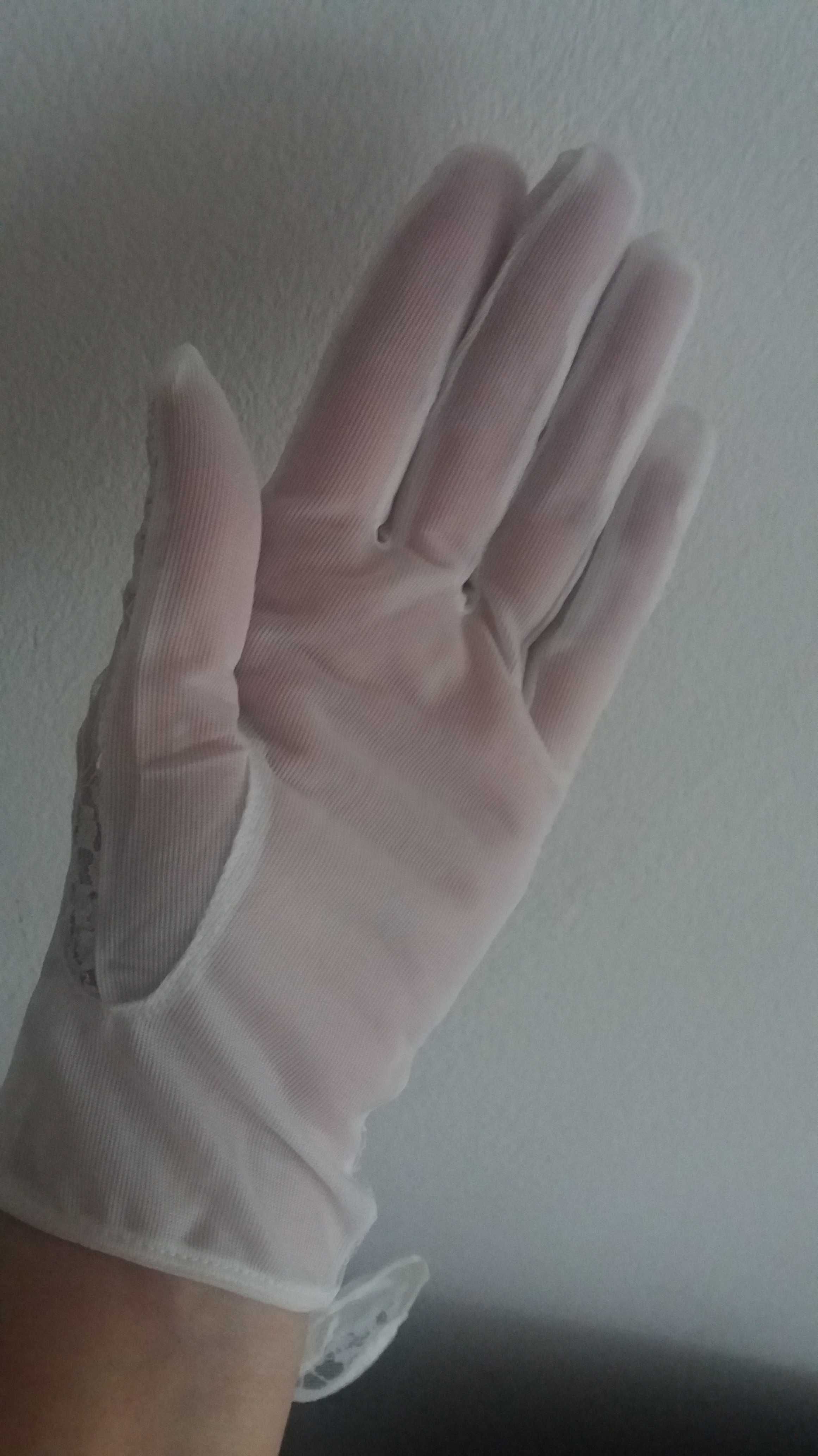 Koronkowe rękawiczki