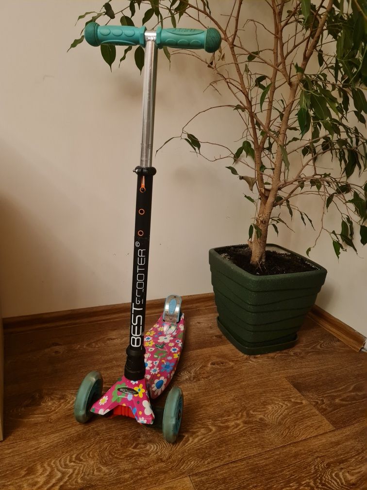 Продам дитячий самокат