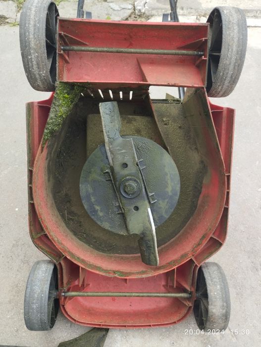 Газонокосілка електрична