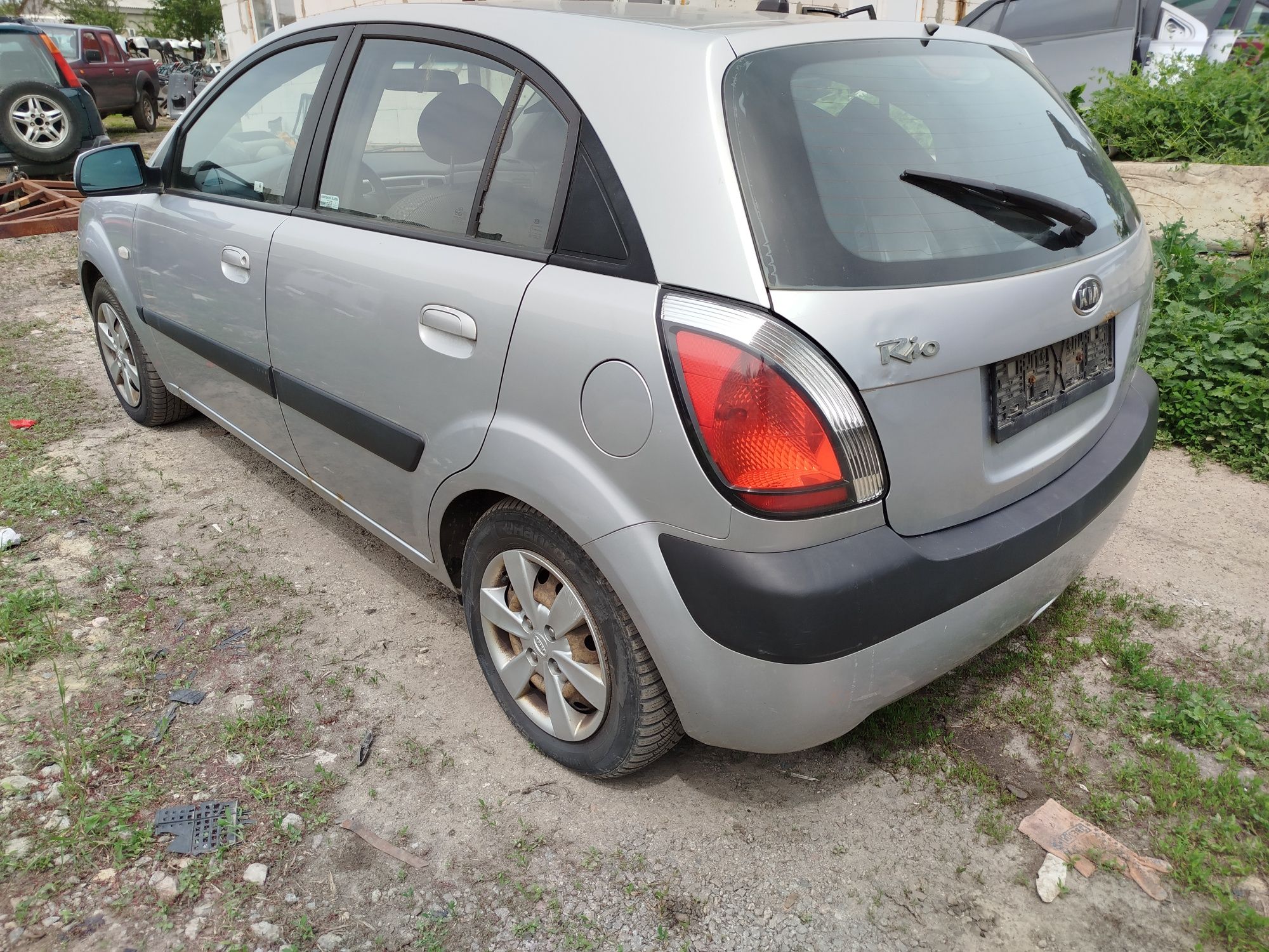 Розборка, шрот, оригінальні вживані запчастини на Kia Rio 2005-2011