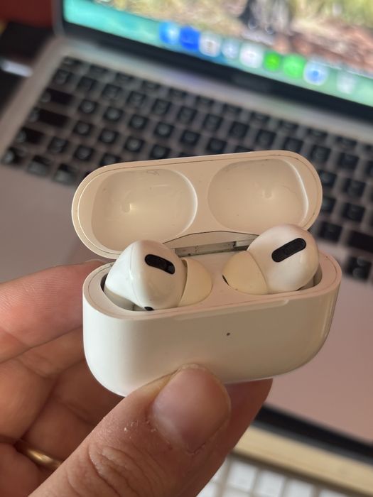 AirPods Pro 1ª Geração – Bom Estado
