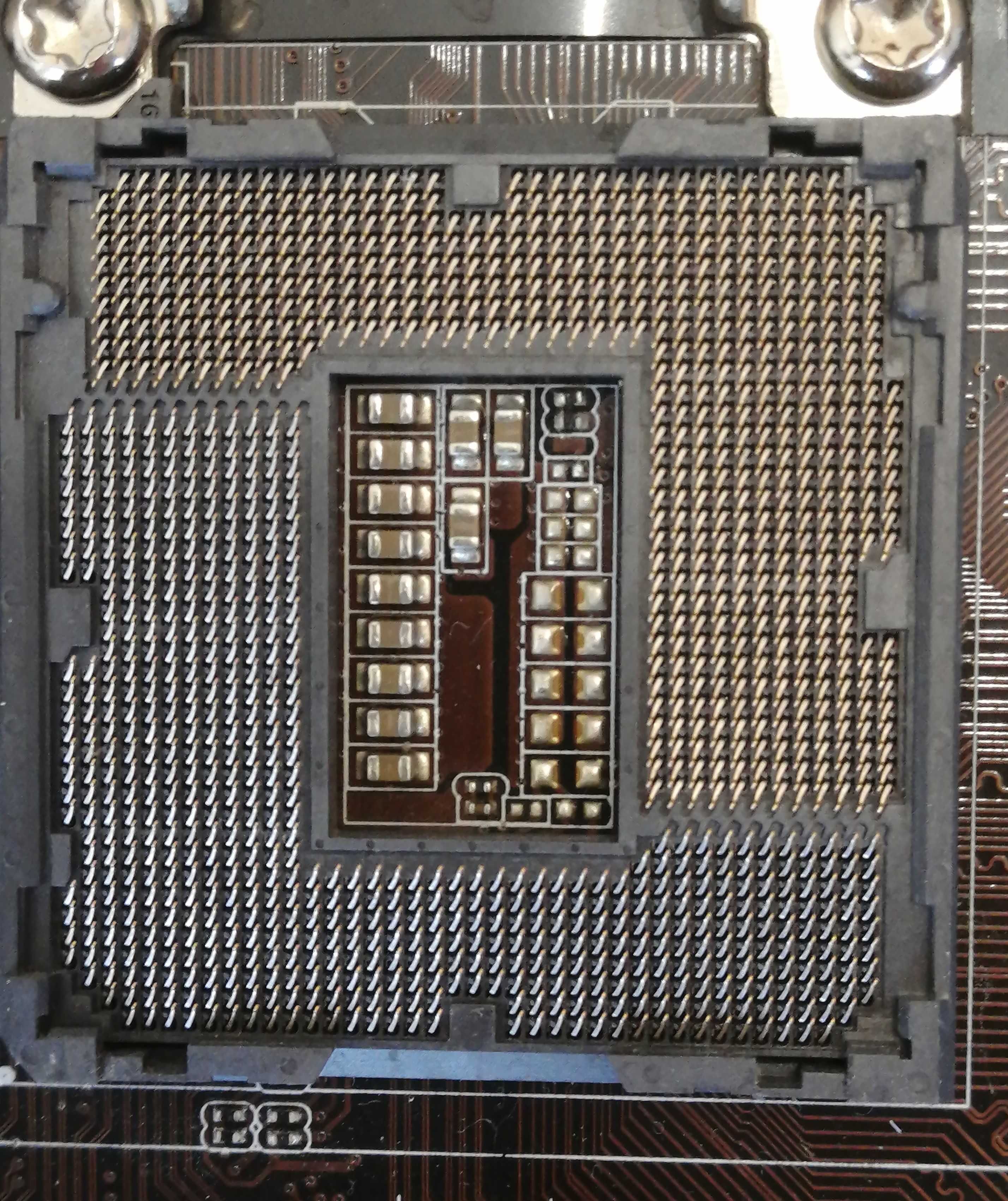Продам материнскую плату Asus B85M-E, Socket 1150, DDR3.