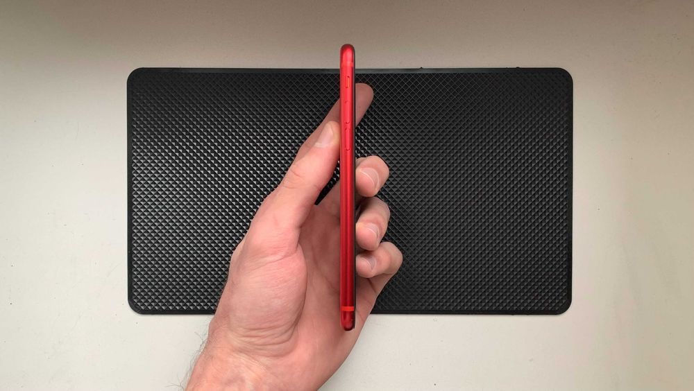 Почти новый iPhone SE 2022 - 64 гб - 86% АКБ - NEVERLOCK - RED