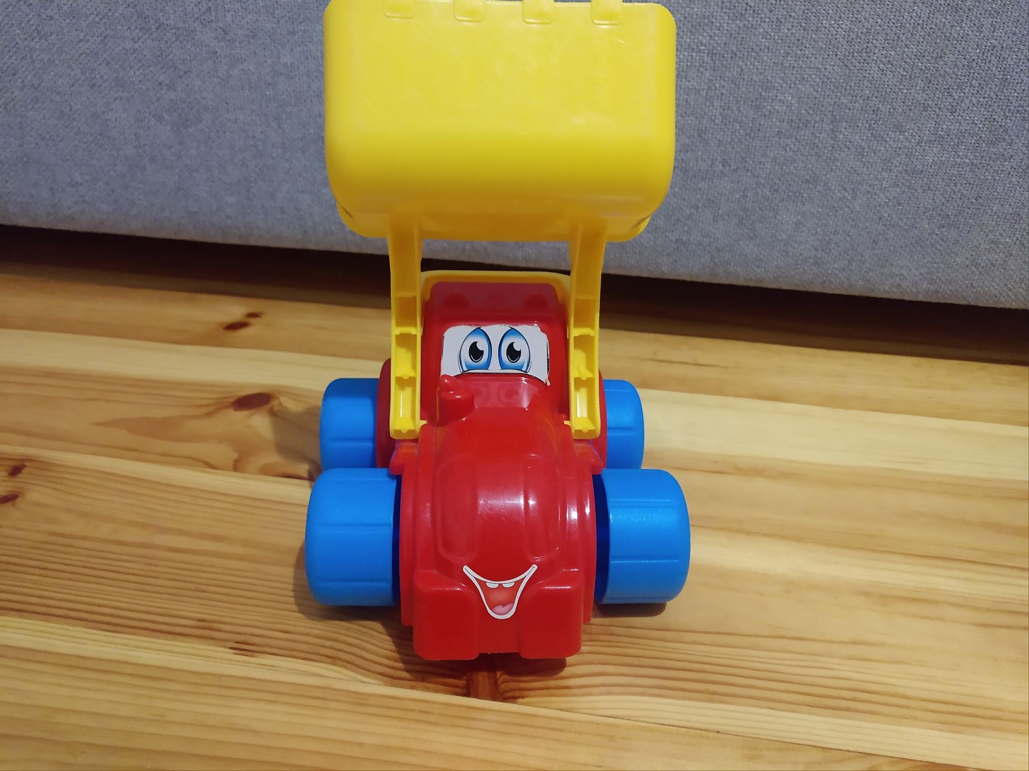 Іграшка, трактор
