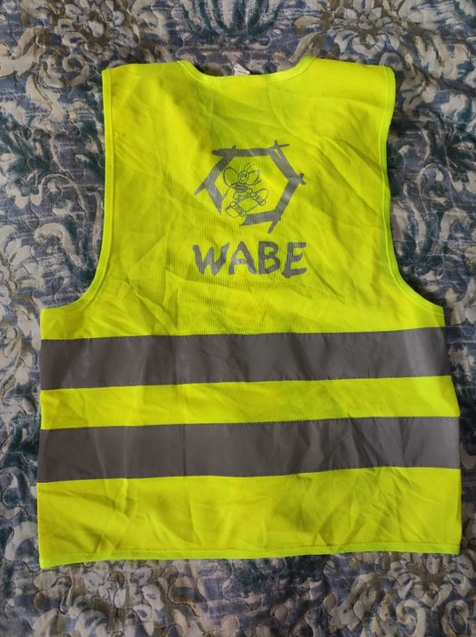 Жилетки со светоотражающими элементами детям и взрослым