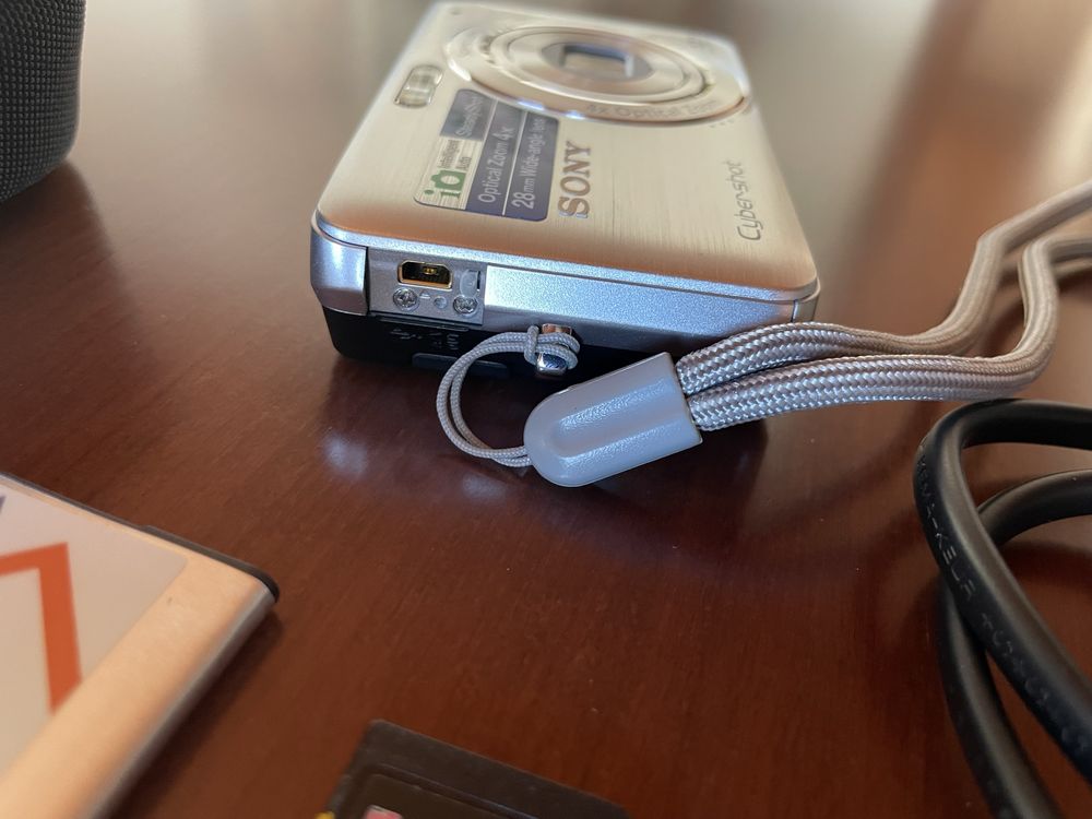 Sony Cyber-shot 12.1MP