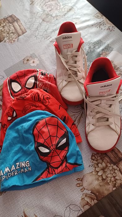 Sprzedam buty i czapki