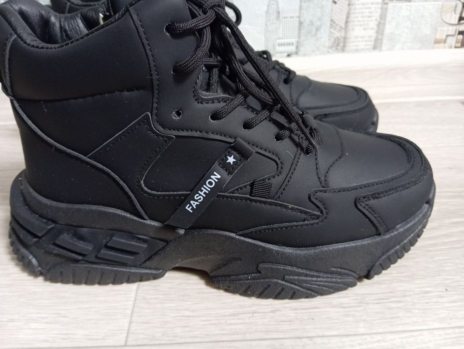 Зимові кросівки (ботинки)