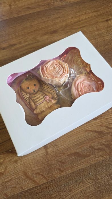 Upominek na baby shower - figurki z piernika